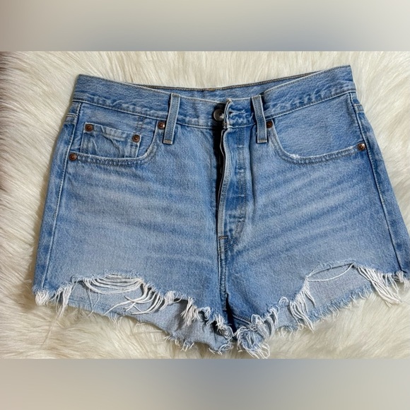 Levi’s Premium 501 Original Fit High Rise Shorts Light Wash Distressed - Picture 2 of 7